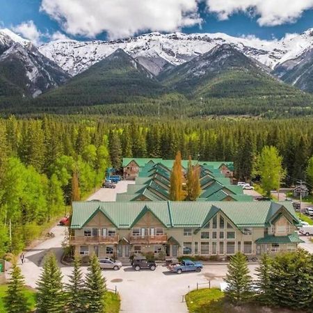 Banff Wood Lodge Canmore Bagian luar foto