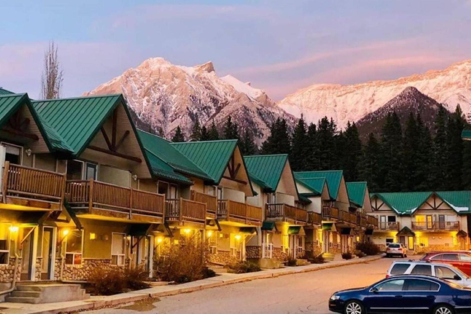 Banff Wood Lodge Canmore Bagian luar foto