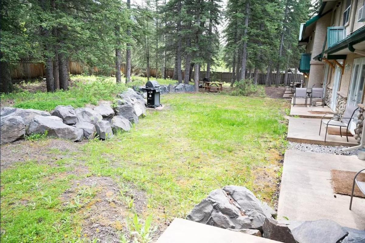 Banff Wood Lodge Canmore Bagian luar foto