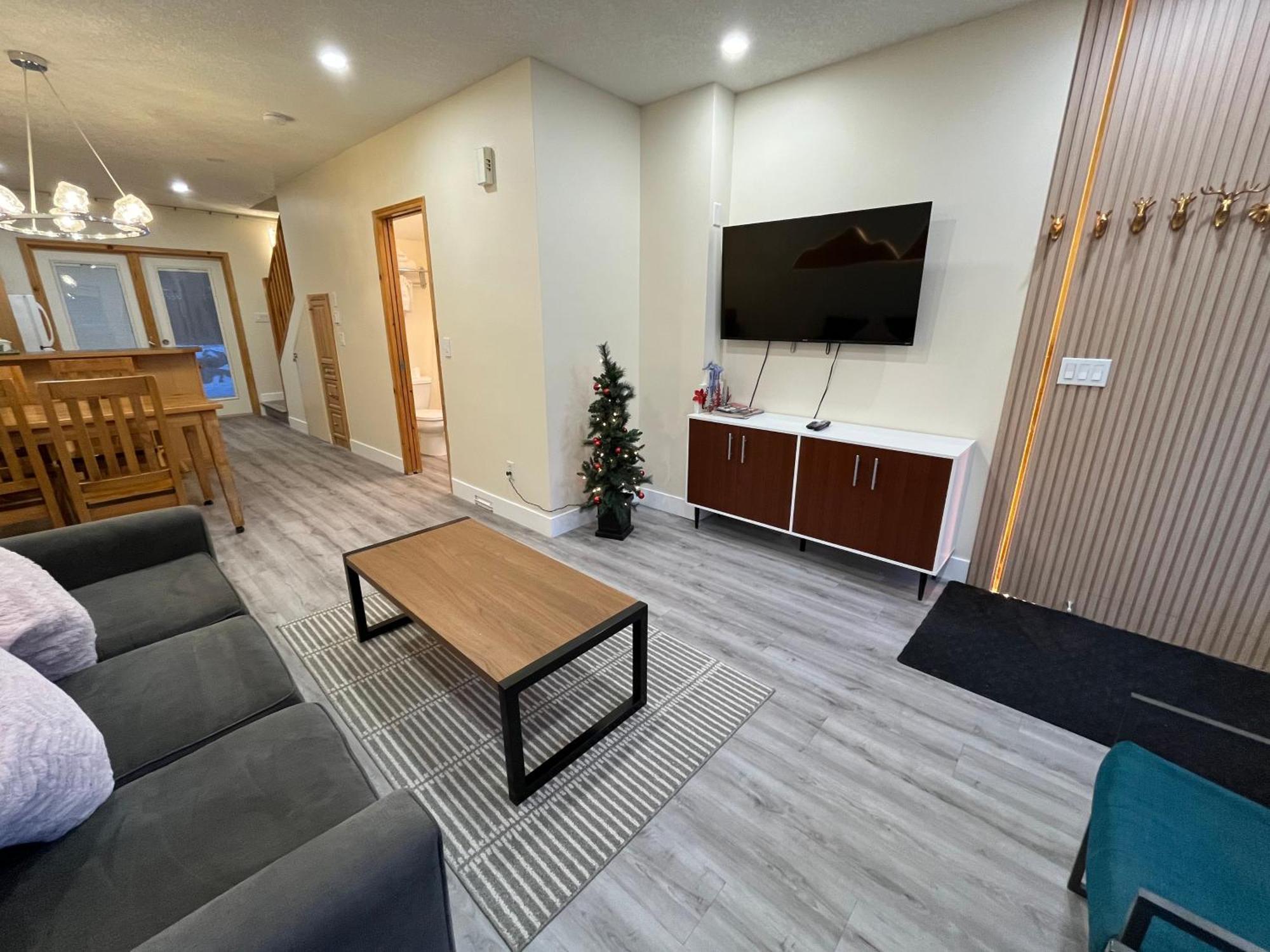 Banff Wood Lodge Canmore Bagian luar foto