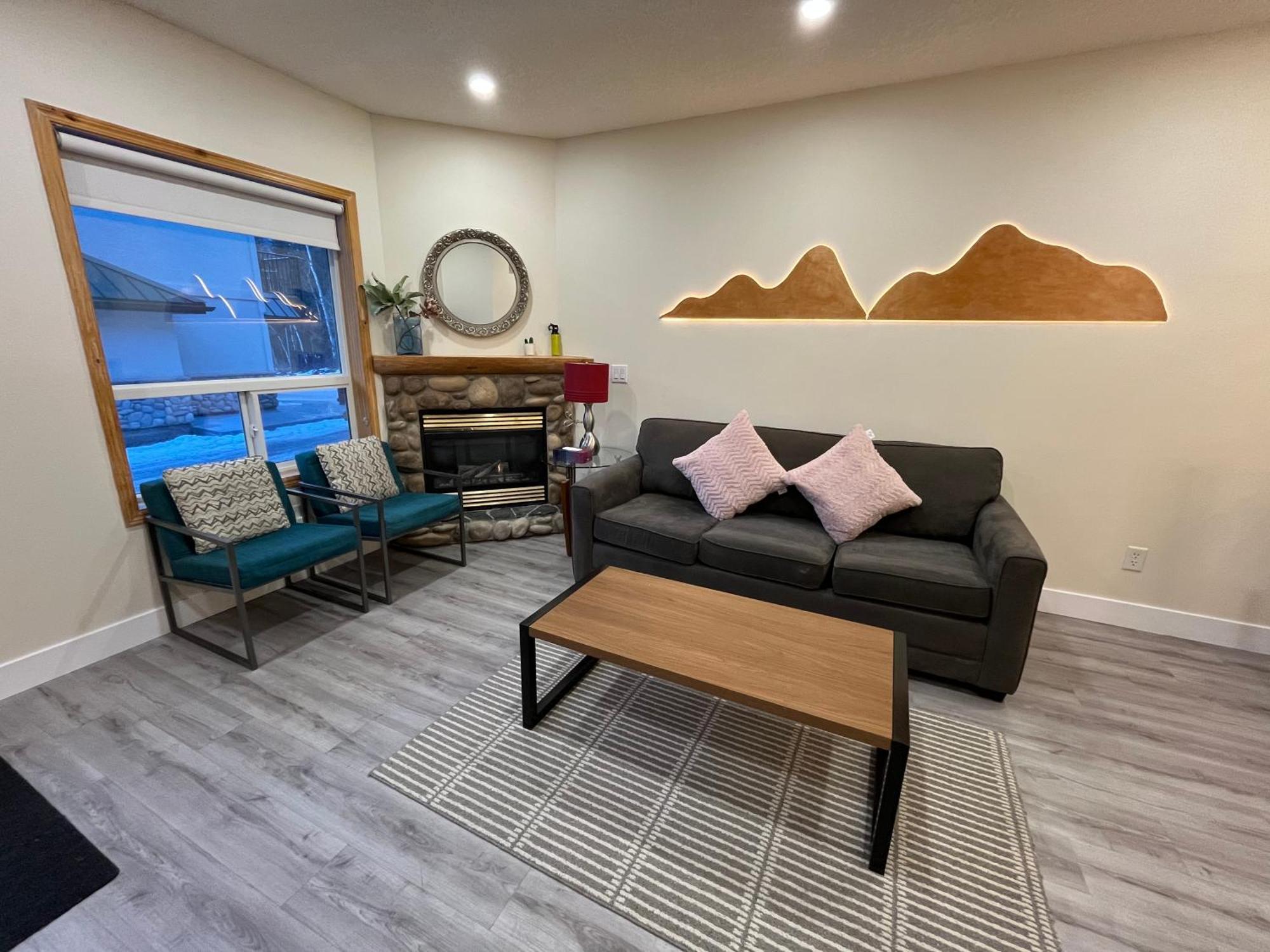 Banff Wood Lodge Canmore Bagian luar foto