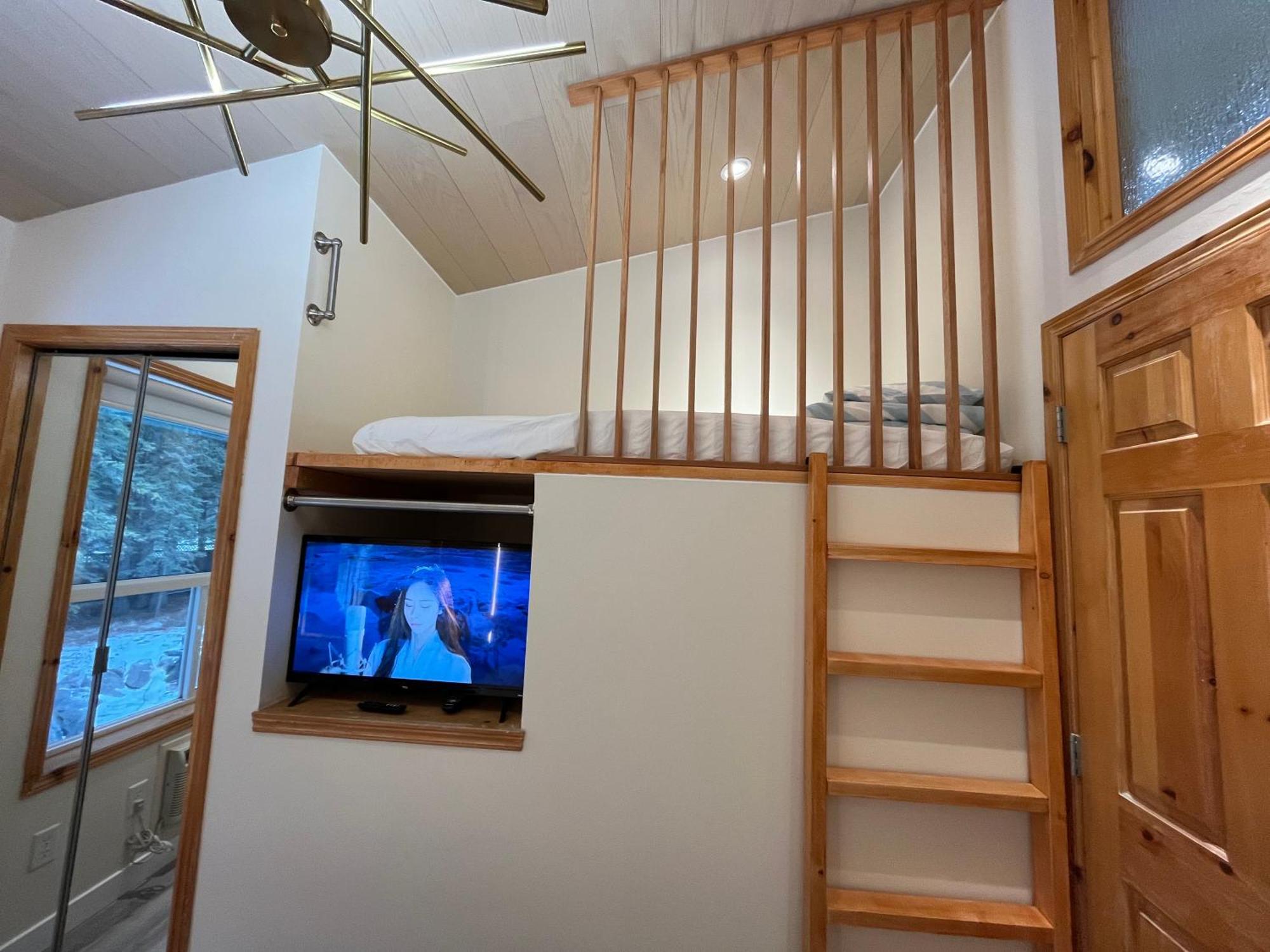 Banff Wood Lodge Canmore Bagian luar foto