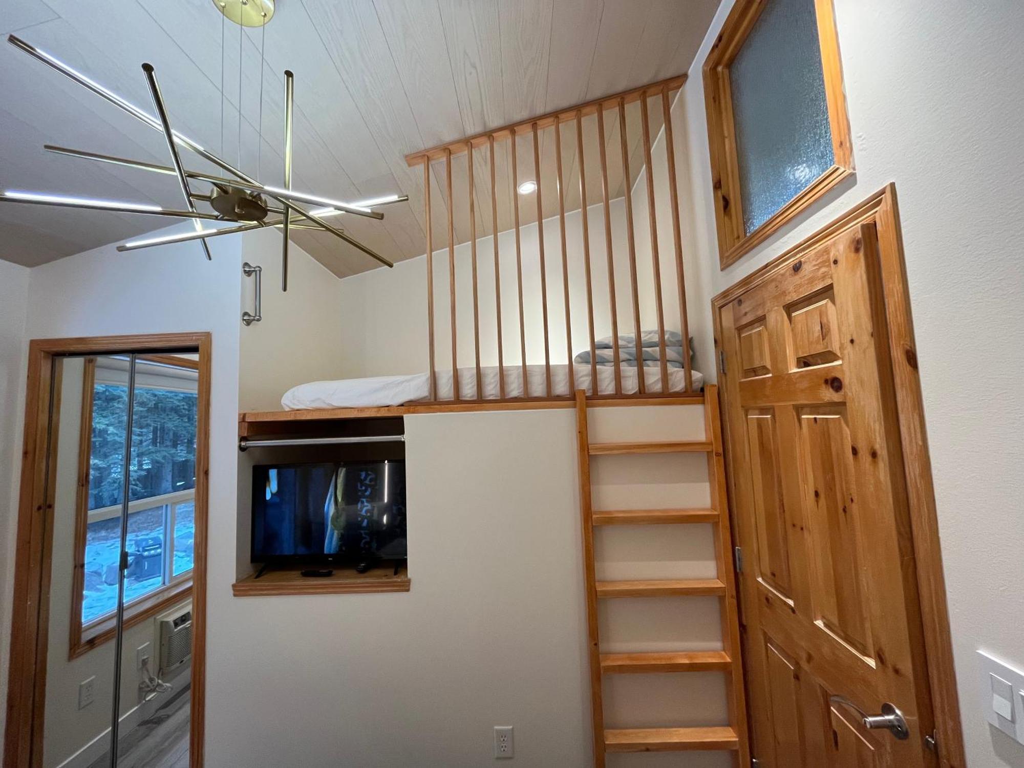 Banff Wood Lodge Canmore Bagian luar foto