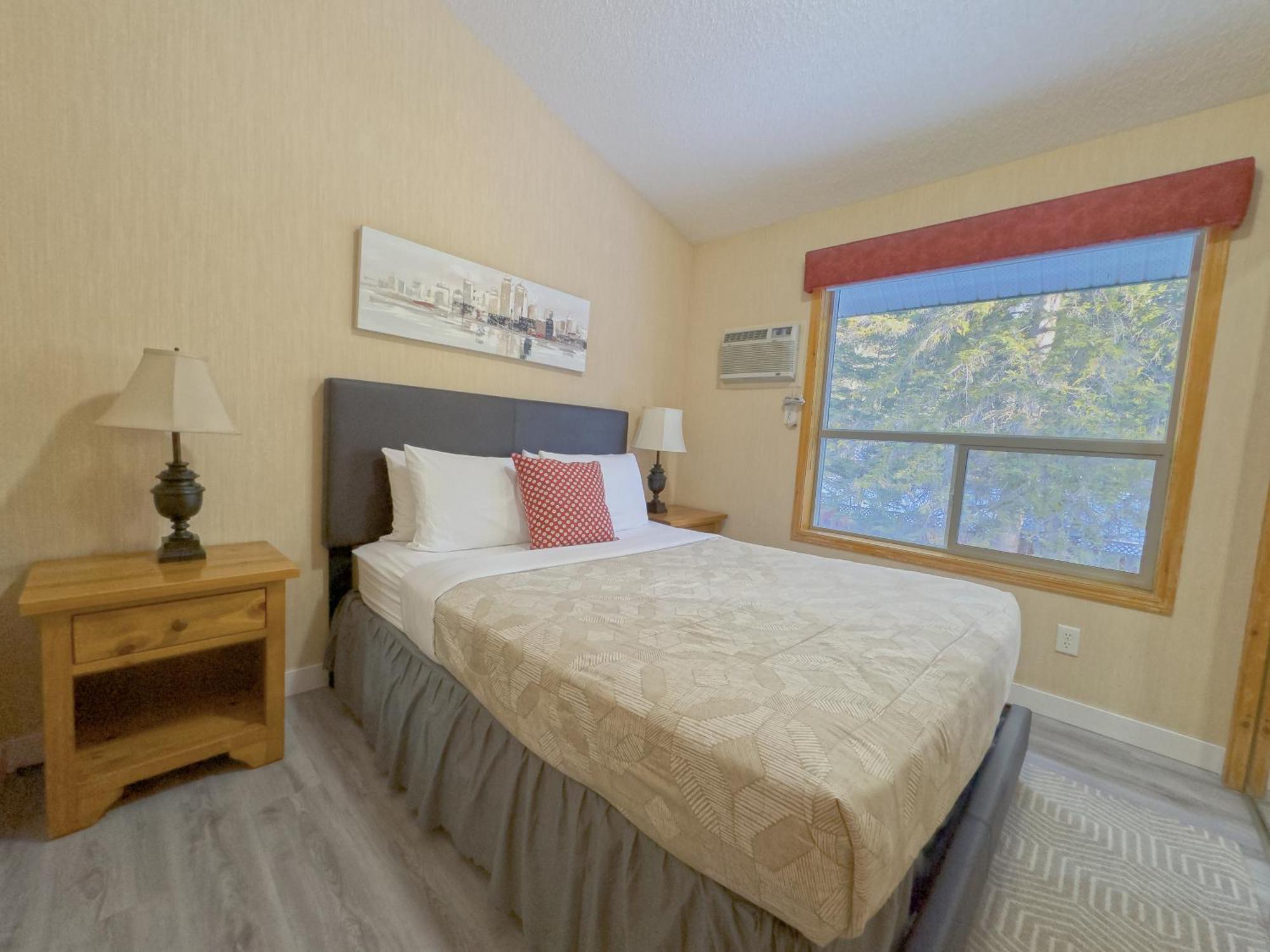 Banff Wood Lodge Canmore Bagian luar foto