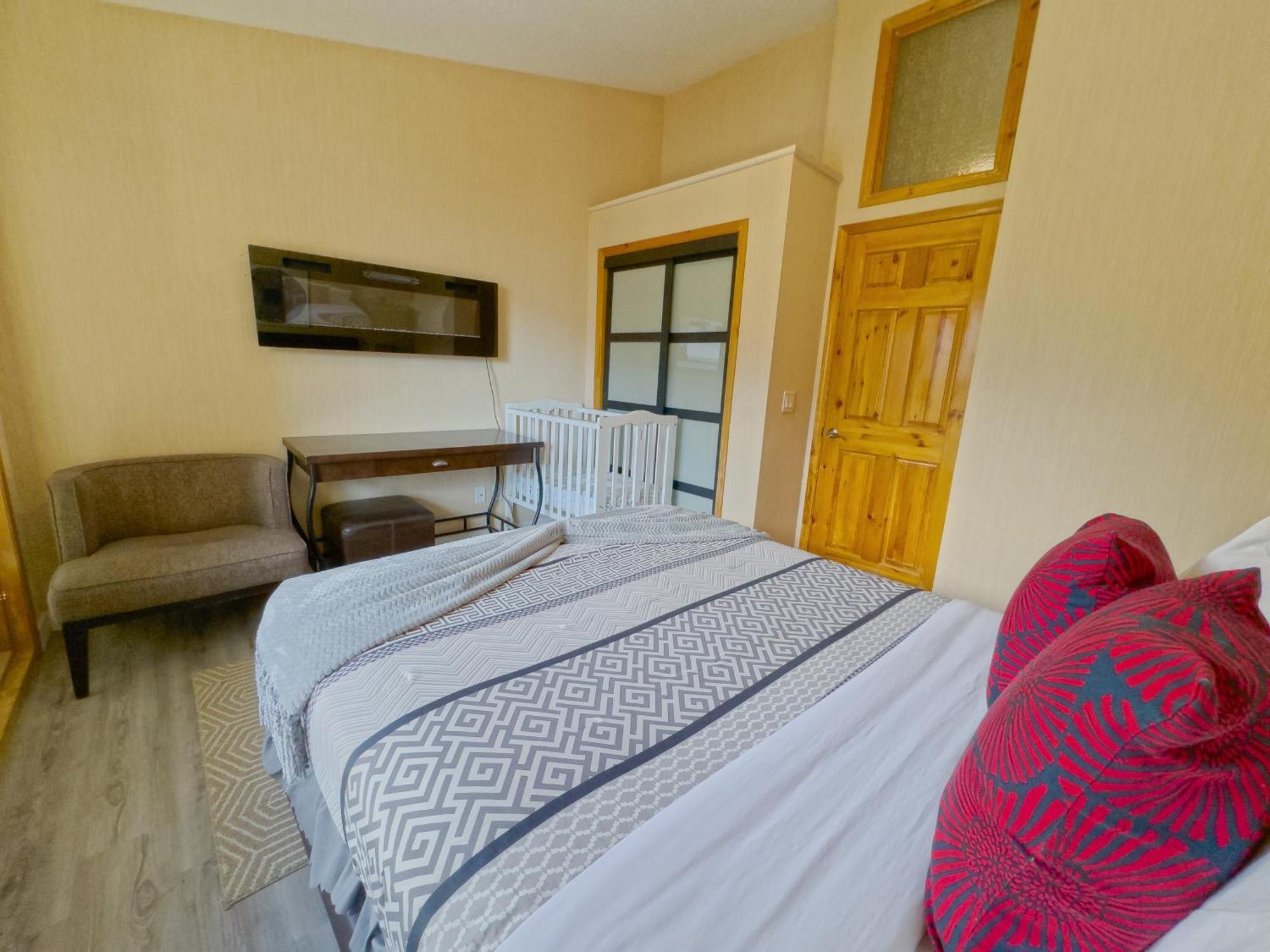 Banff Wood Lodge Canmore Bagian luar foto