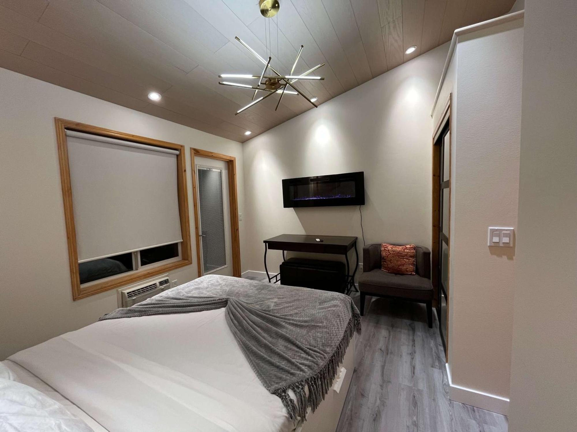 Banff Wood Lodge Canmore Bagian luar foto