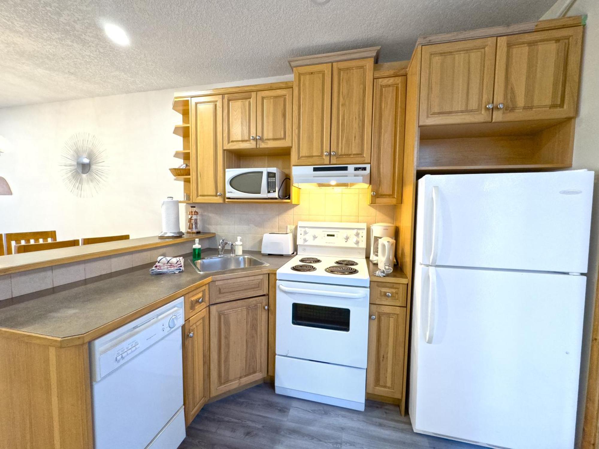 Banff Wood Lodge Canmore Bagian luar foto