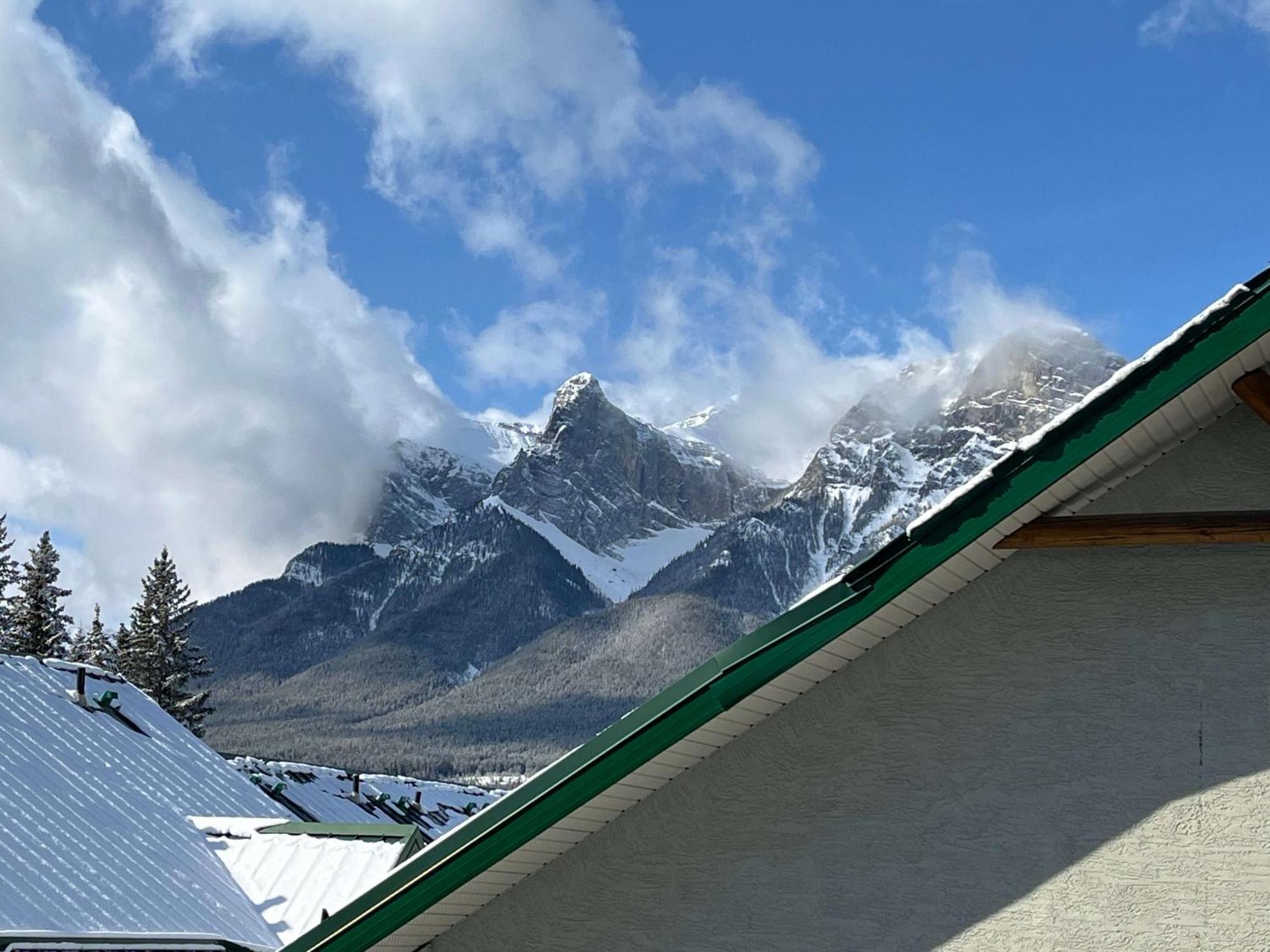 Banff Wood Lodge Canmore Bagian luar foto