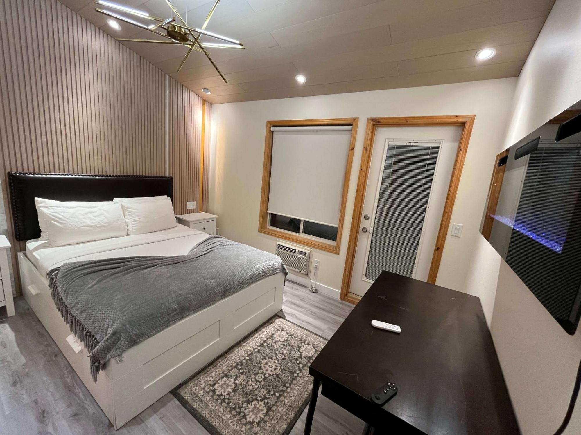 Banff Wood Lodge Canmore Bagian luar foto