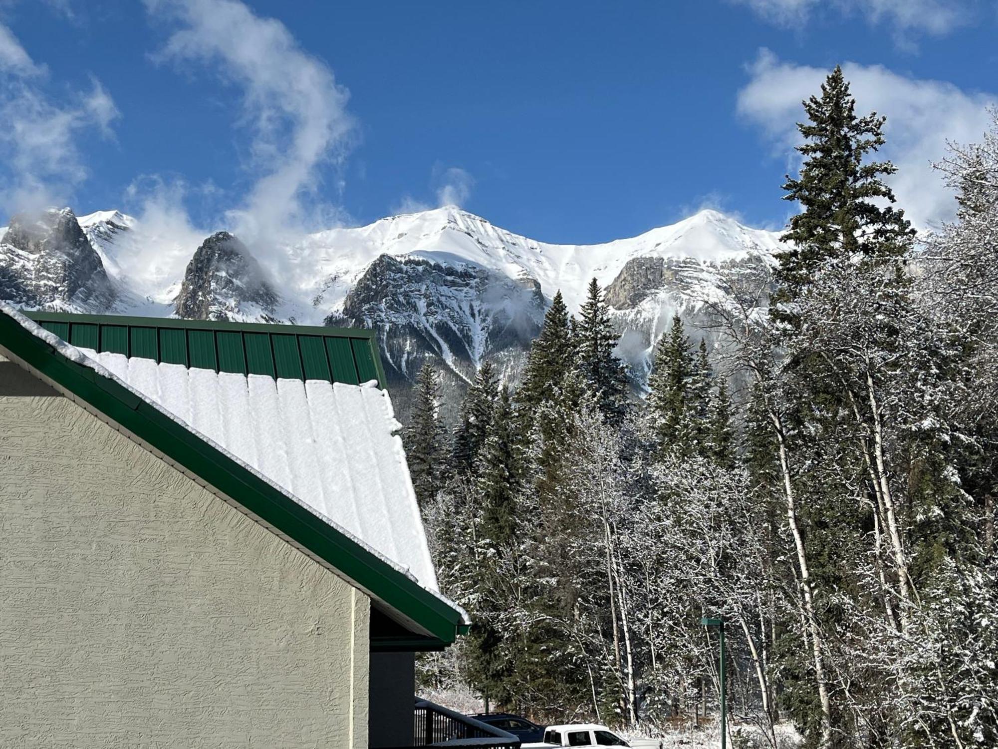 Banff Wood Lodge Canmore Bagian luar foto